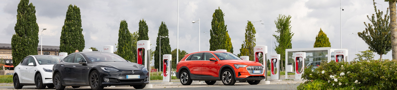 Bornes Tesla Aushopping Noyelles