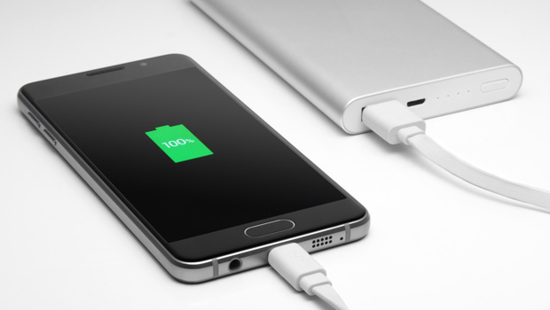 Borne de recharge smartphone - Centre commercial Aushopping Noyelles