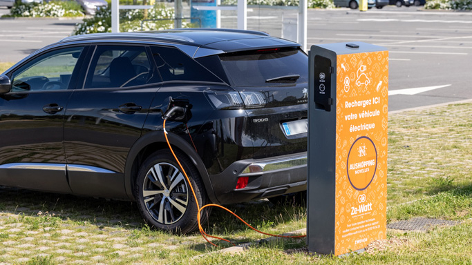 Bornes de recharges pour véhicules électriques - Aushopping Noyelles